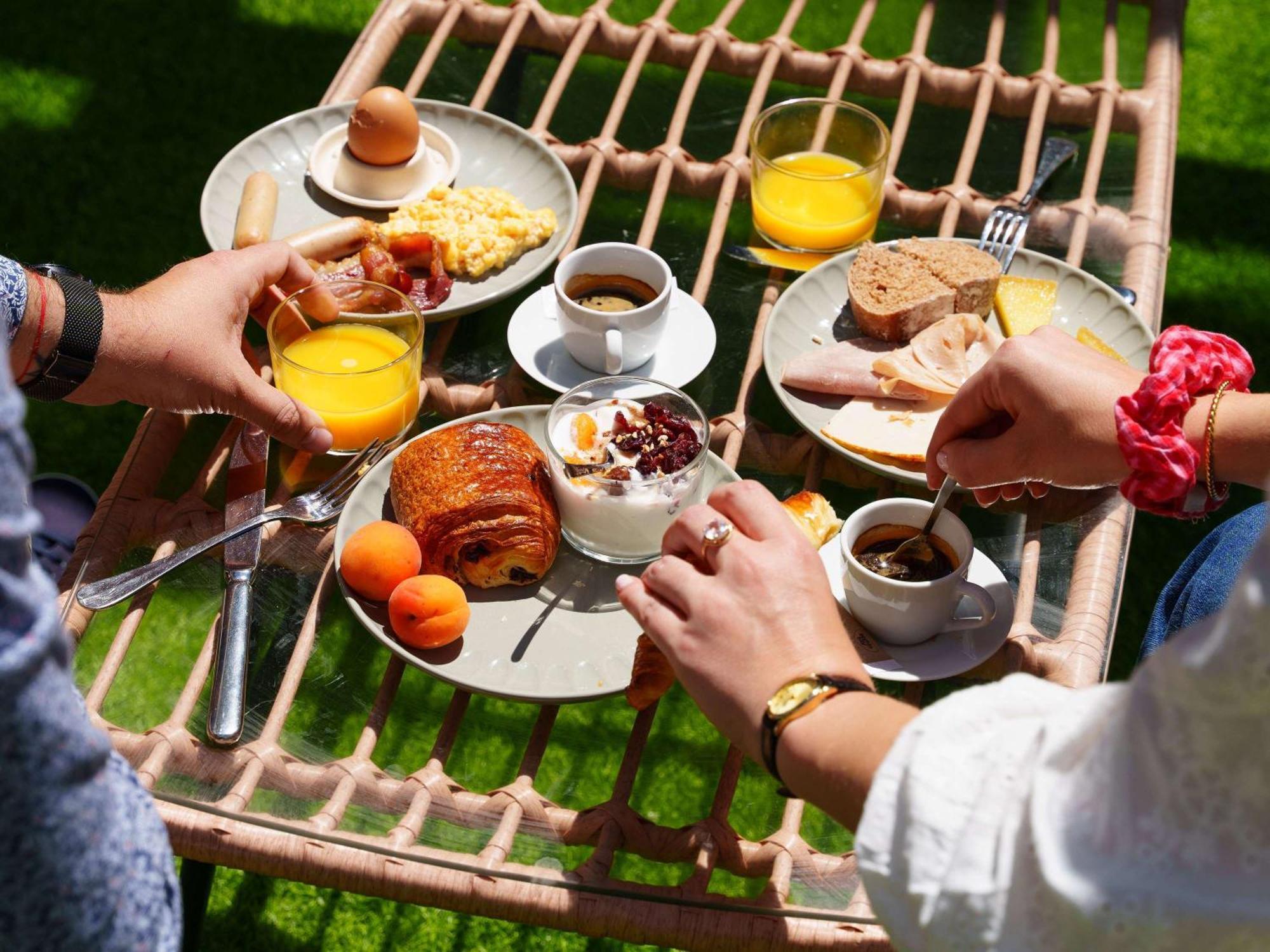 Отель Mercure Bordeaux Chateau Chartrons Экстерьер фото